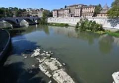 Kekeringan Ekstrem di Roma Ungkap Jembatan Kuno yang Tersembunyi di Sungai Tiber