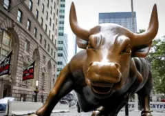 Wall Street Terjerembab: Upaya Menkeu AS Kendalikan Utang Berujung Nihil?