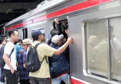 Perluasan Jaringan KRL Jabodetabek: Solusi Kemacetan Jakarta yang Perlu Diwaspadai