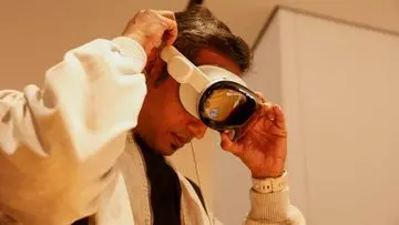 Apple Lakukan PHK Massal di Tim Vision Pro dan Siri, Indikasi Perubahan Strategi?