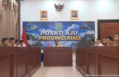Prabowo Subianto Tiba di Pekanbaru, Langsung Pimpin Rapat Penanganan Karhutla