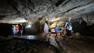 Gua Bersejarah di Bosnia Jadi Oase Sejuk Bagi Turis di Tengah Gelombang Panas