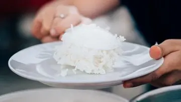 Rahasia Nasi Kenyal Sempurna: Mengenal Metode 10-5-5 yang Viral