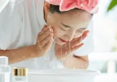 Waspada! 6 Kebiasaan Cuci Muka yang Sering Dilakukan Ternyata Bisa Merusak Kulit