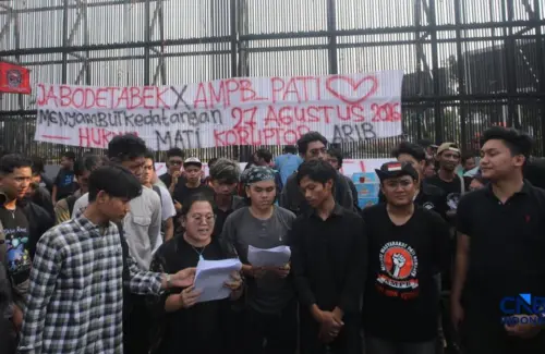 Ancaman Demo 27 Agustus: Massa Berkumpul di Senayan, Logistik Terlihat Menumpuk