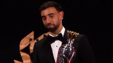 Bruno Fernandes Raih PFA Player of the Year, Samai Prestasi Ronaldo