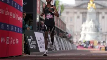 Kejelcha Ukir Sejarah: Rekor Dunia Half Marathon Baru Tercipta di Valencia