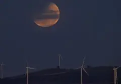 Gerhana Bulan Total 'Blood Moon' Akan Hiasi Langit Pekan Ini, Catat Lokasi Terbaik Mengamatinya