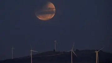 Gerhana Bulan Total 'Blood Moon' Akan Hiasi Langit Pekan Ini, Catat Lokasi Terbaik Mengamatinya