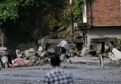 Tragedi Banjir Bandang Nepal: Mayat Korban Diperlakukan Tidak Manusiawi, Perhiasan Dicuri