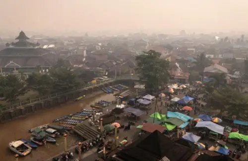 Langit Pontianak Diselimuti Kabut Kuning Pekat, BMKG Jelaskan Penyebabnya