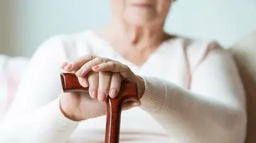 Nenek 91 Tahun Pecahkan Rekor: Dari Paspor Pertama Hingga Ambisi Jelajahi 7 Benua