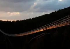Jembatan Gantung Spektakuler di Jepang: Daya Tarik Mistis di Atas Danau Terbesar