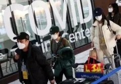 Lonjakan Kasus COVID-19 Picu Pembelian Masker dan Alat Tes di Korea Selatan