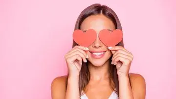 Mengenal Ciri "Hopeless Romantic": Mengabaikan "Red Flag" demi Cinta Impian