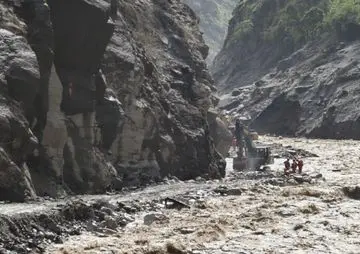 Ratusan Pekerja Terjebak Akibat Longsor di Proyek PLTA Himalaya Nepal