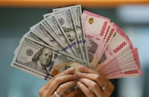 Rupiah Tertekan, Dolar AS Menguat ke Rp17.744 di Akhir Perdagangan