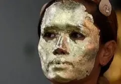 Ritual Unik di Thailand: Lembaran Emas Hiasi Wajah untuk Tuai Keberuntungan