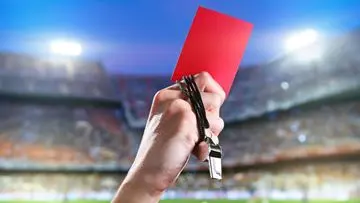 Gestur Tutup Mulut Berujung Kartu Merah di Super League Mulai Musim 2026/2027