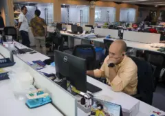Krisis Sunyi di Ruang Kerja Modern: Ancaman 'Burnout' dan Hilangnya Makna di Era Digital