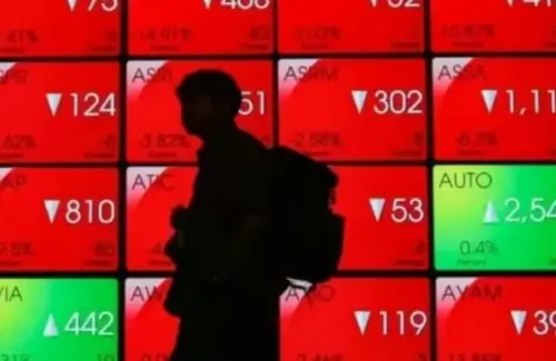 Jumat Kelabu: IHSG Anjlok 0,47% ke 6.636, Sentimen Global Bayangi Pasar