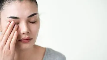Wanita 20 Tahun Buta 4 Bulan Akibat Infeksi Mata Parah Akibat Lensa Kontak