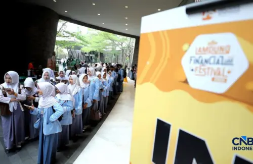 Antusiasme Tinggi Pelajar-Mahasiswa Lampung di Financial Festival, Antrean Panjang Hiasi Acara Edukasi Keuangan
