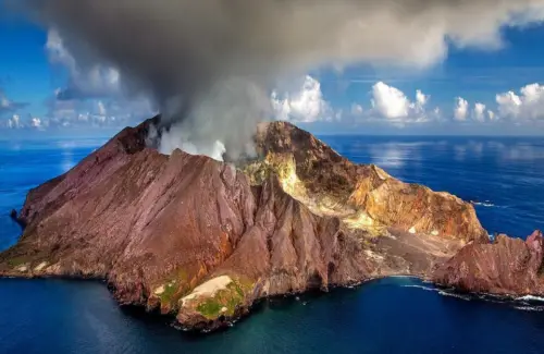 Abu Vulkanik Gunung Rinjani Capai Bali dan Jawa, Aktivitas Penerbangan Terganggu
