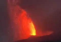 Anak Krakatau Kembali Beraksi: Sejarah Letusan dan Pertumbuhan dari Laut