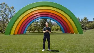 Lima Momen Krusial yang Menjadi Catatan Sejarah Kepemimpinan Tim Cook di Apple