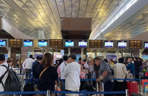 Gangguan Cuaca Ekstrem Lumpuhkan Bandara Soetta, Ratusan Penerbangan Batal dan Tertunda