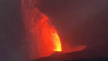 Abu Vulkanik Anak Krakatau Terus Menyebar, Sejumlah Wilayah Terdampak Hingga Senin Pagi
