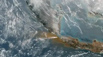 Citra Satelit Ungkap Dahsyatnya Erupsi Anak Krakatau