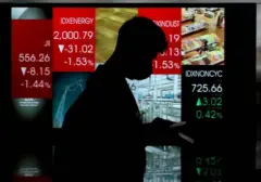 IHSG Ditutup Merosot di Awal Pekan, Sektor Keuangan Jadi Beban