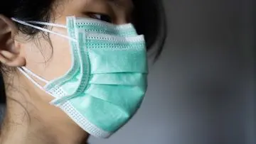 Waspada Abu Vulkanik Anak Krakatau: Panduan Penting Penggunaan Masker