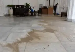 Menyapu Abu Vulkanik Ternyata Berbahaya, Ini Risiko Kesehatan dan Cara Aman Menanganinya