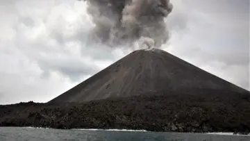 Potensi Wisata dan Pendakian Gunung Anak Krakatau: Menanti Kepastian Status Aktivitas Vulkanik