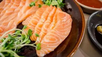 7 Makanan Alami yang Efektif Meredakan Lendir Tenggorokan