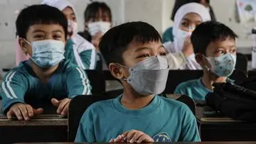 Waspada Abu Vulkanik Anak Krakatau: Panduan Lengkap Melindungi Anak dari Dampaknya