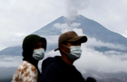 Gunung Semeru Kembali Erupsi, Status Siaga III Diberlakukan