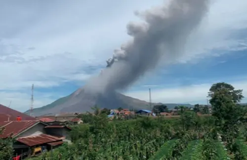Erupsi Sinabung Kembali Memicu Banjir Lahar Dingin, PVMBG Ingatkan Warga di Daerah Rawan