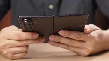 Samsung Galaxy Z Fold 8 Ultra: Kinerja Unggul, Baterai Tahan Lama, dan Kehebatan Fotografi dalam Genggaman