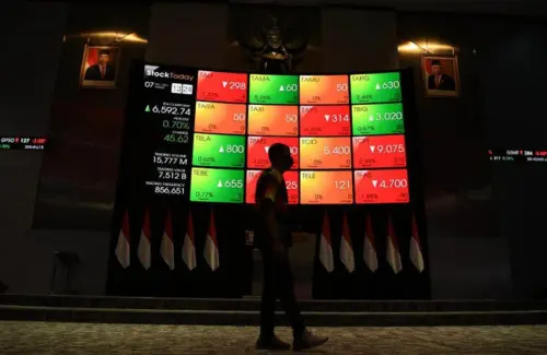 IHSG Ditutup Melemah 1,43% Sepekan, Kapitalisasi Pasar Menyusut Rp11.446 Triliun