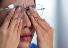 Hindari Mengucek Mata Saat Kelilipan, Ini Cara Aman dari Dokter